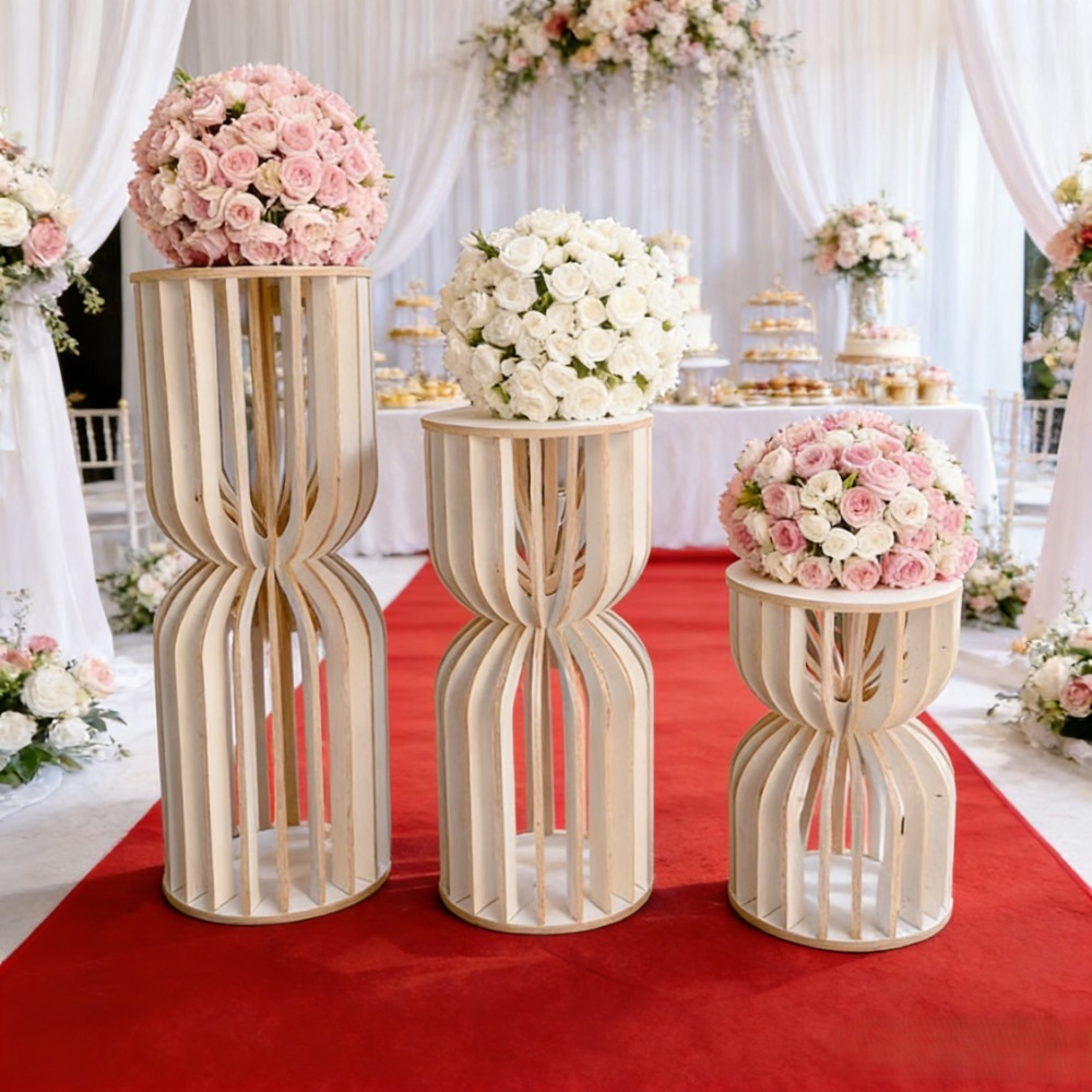 Wedding Supply Rentals - Drewniany stojak na kwiaty w stylu